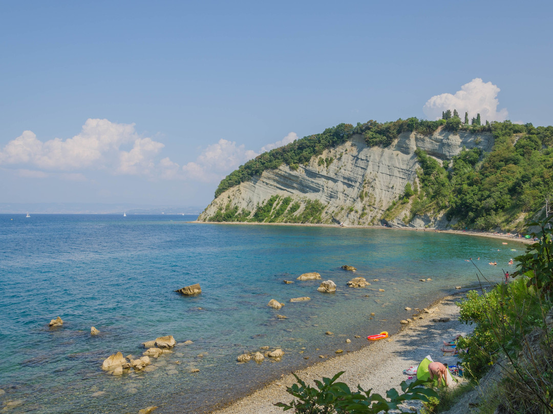 Plaža mesečev zaliv-Strunjan必去景点