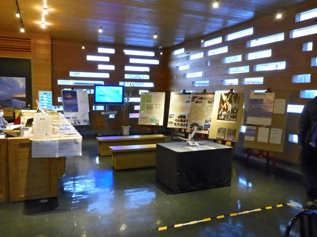 Shari Ekimae Tourist Information Center景点图片