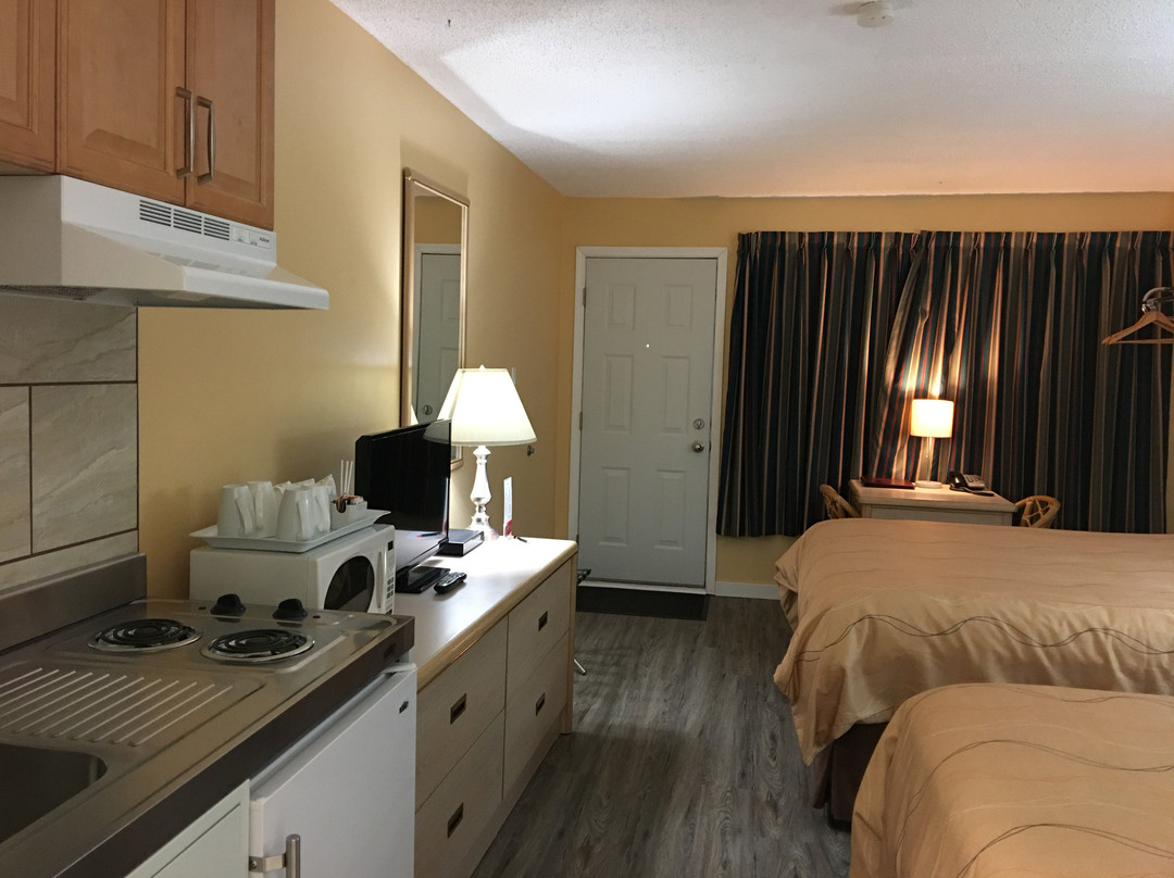 Westwood Motel 100 Mile House主图