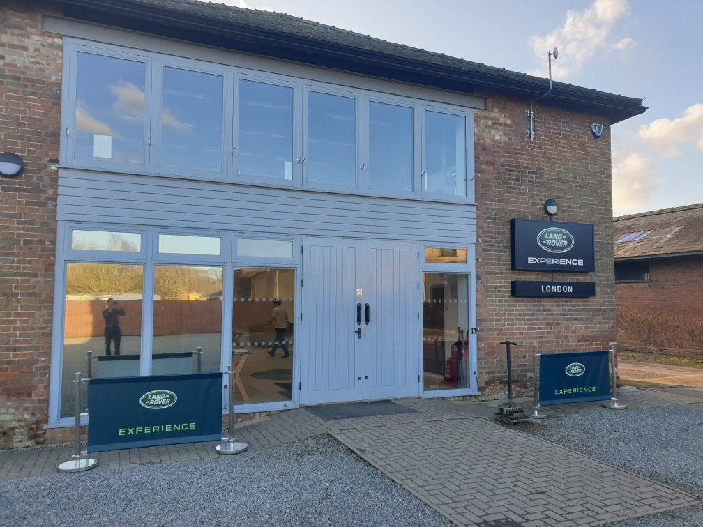 Land Rover Experience-卢顿必去景点