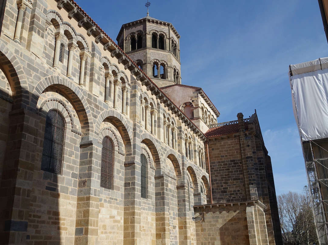 L'Abbatiale Saint-Austremoine景点图片