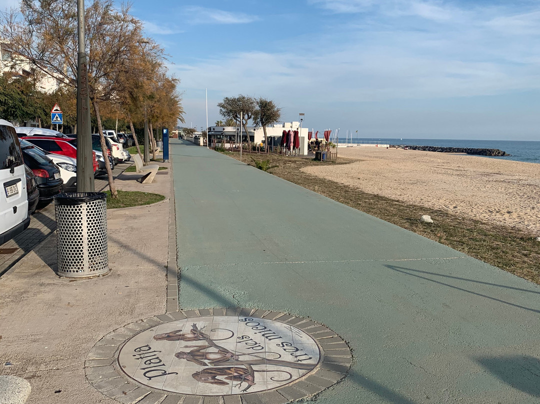 Platja dels Tres Micos-Caldes d'Estrac必去景点