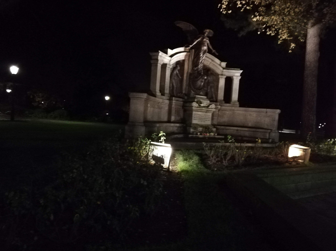 Titanic Engineer Officers Memorial景点图片