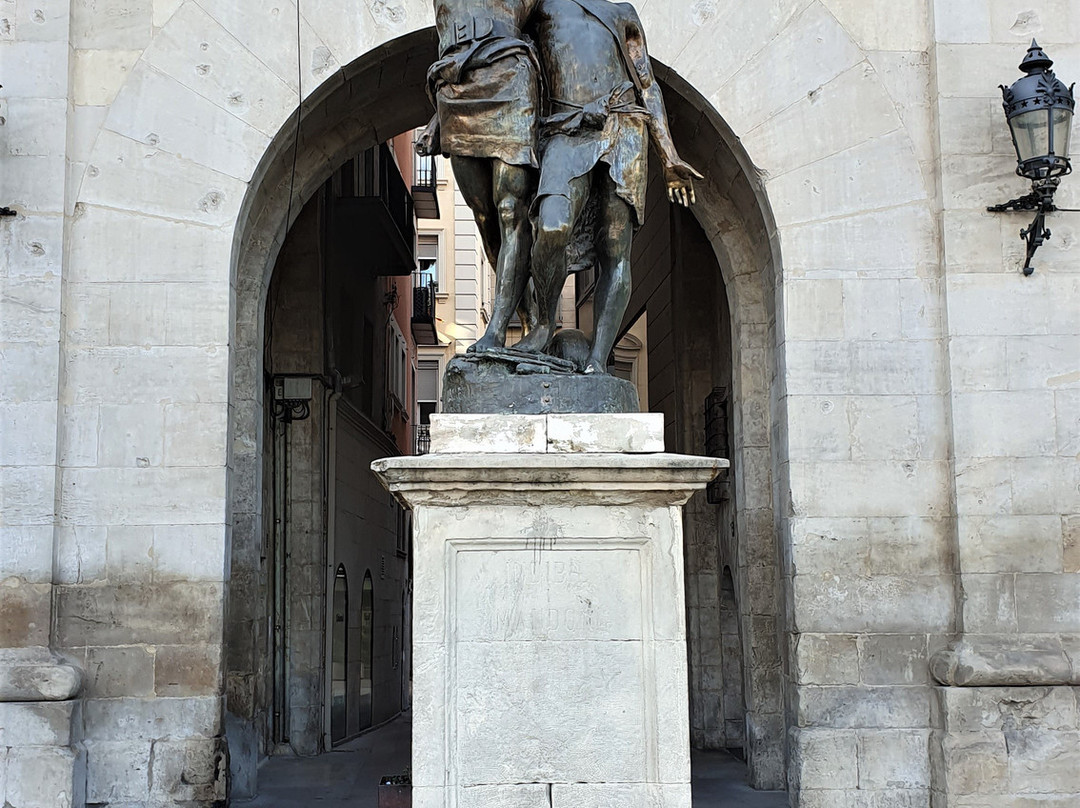 Estatua d'Indíbil i Mandoni景点图片