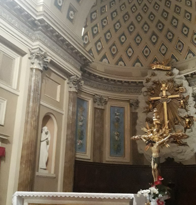 Basilica Collegiata di Santa Croce-Ostra必去景点