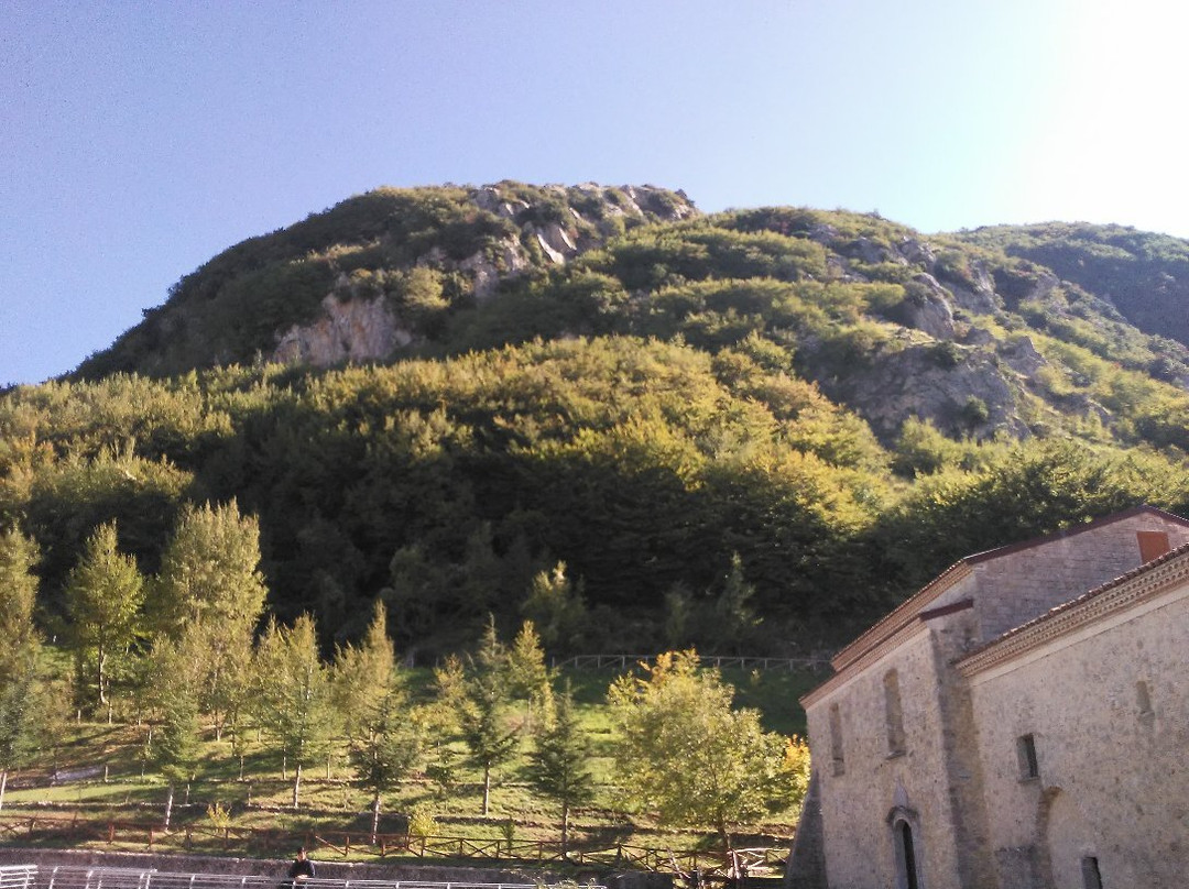Santuario Santa Maria di Pierno-San Fele必去景点