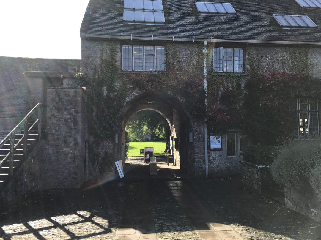 Dartington Hall主图