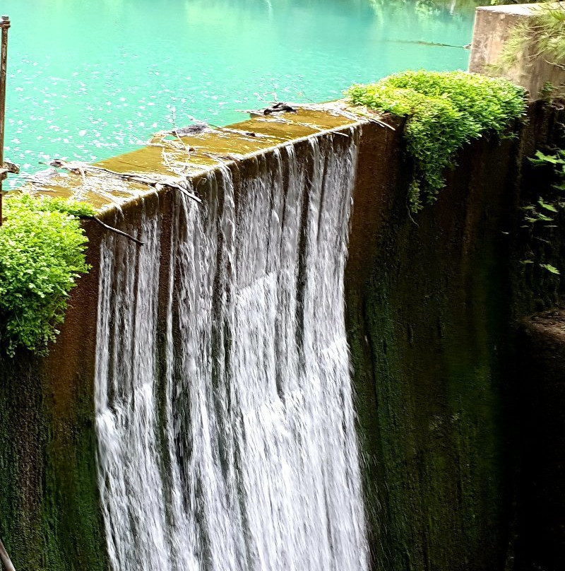 Blue Lake-珍罗兰山洞必去景点