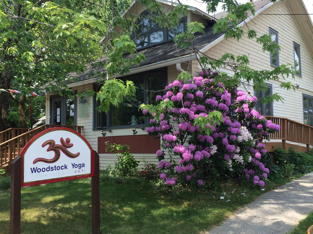 West Hurley旅游景点-Woodstock Yoga Center