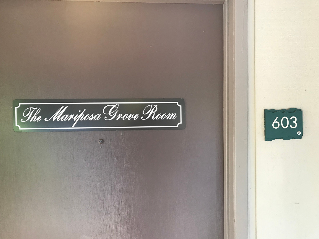 Buck Meadows Lodge主图