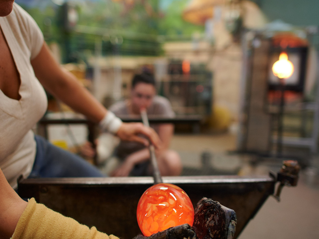 J. Draper Glass-皮奥里亚必去景点