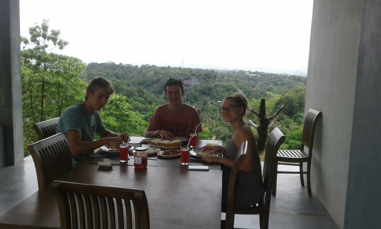 Whispering Winds-餐饮