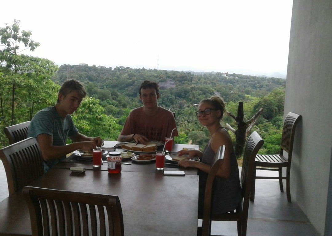 Whispering Winds主图