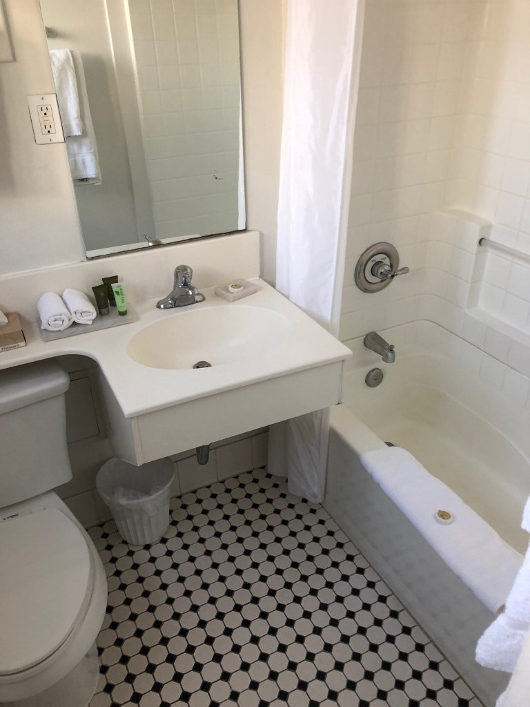 拉阿文尼达旅馆-官方