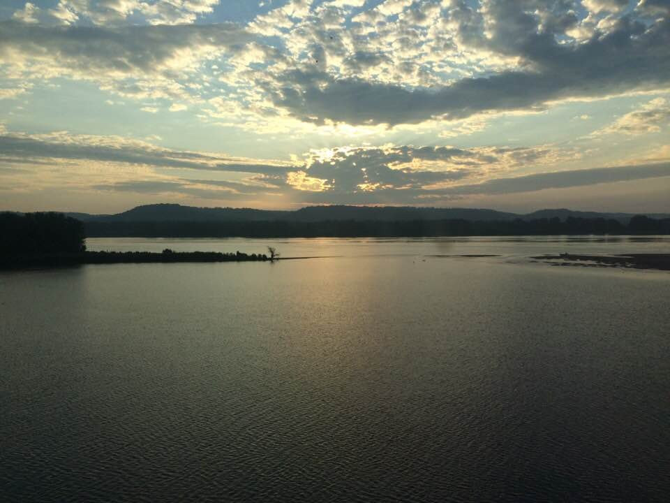 Off Shore Inn & Suites主图