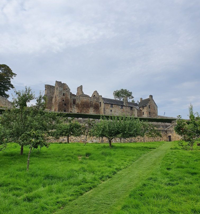 Aberdour Castle and Gardens景点图片