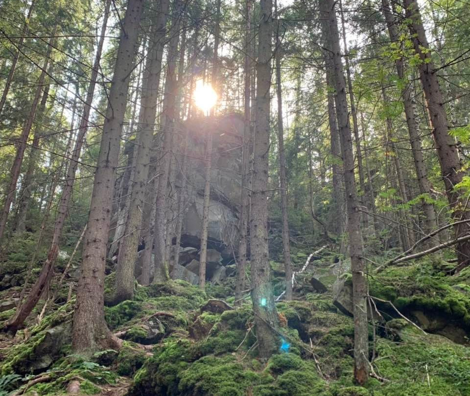 Rocks Dovbusha-Yaremche必去景点