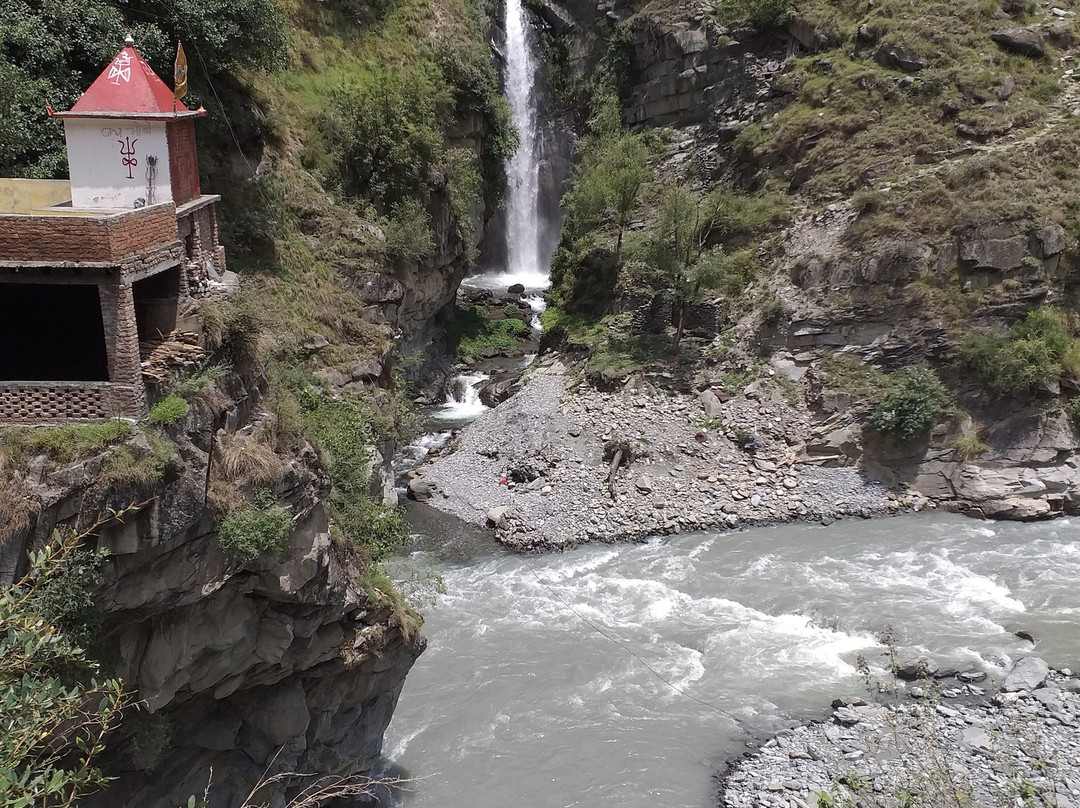 Thala Waterfall景点图片