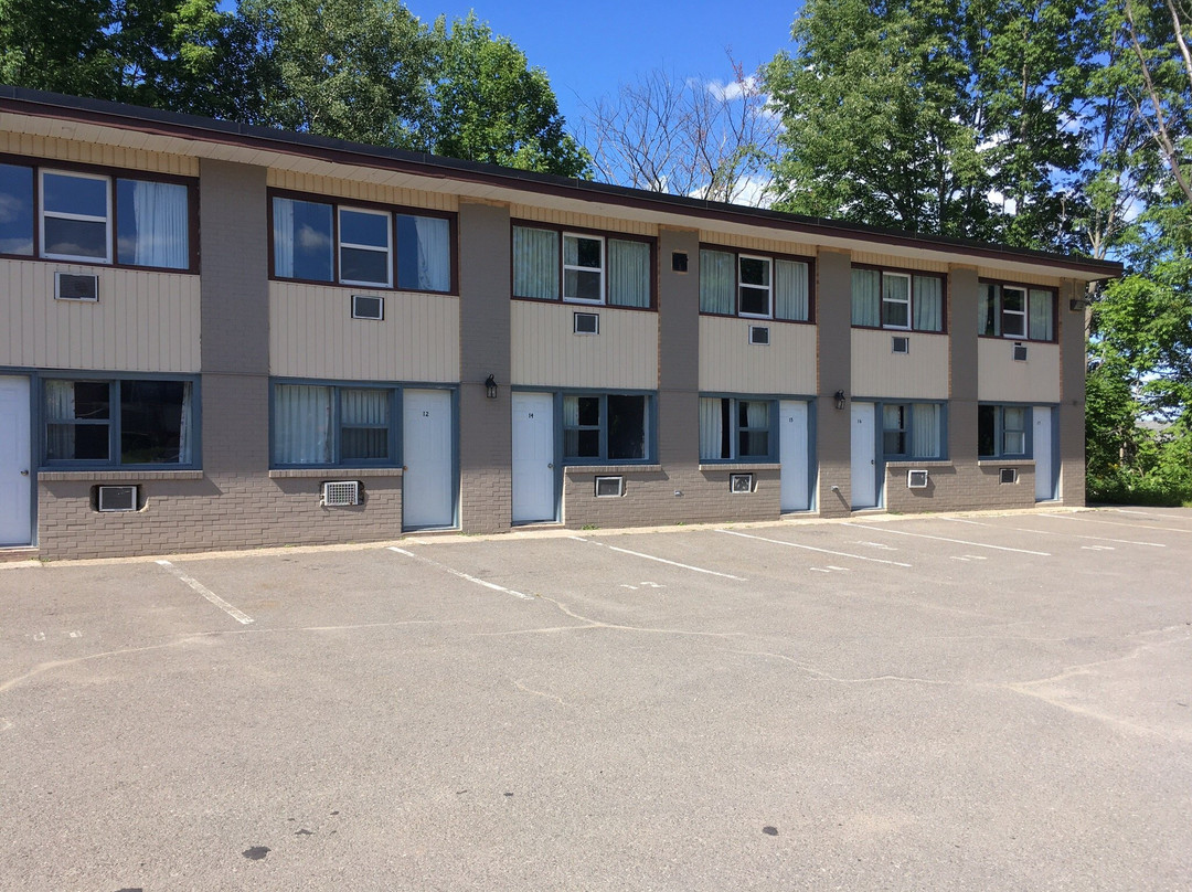 Skyline Motel & Campus Inn主图