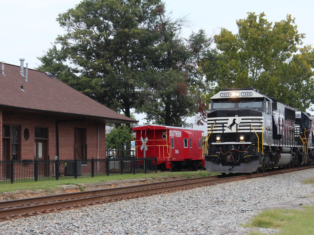 Warner Robins Convention & Visitors Bureau-华纳罗宾斯必去景点