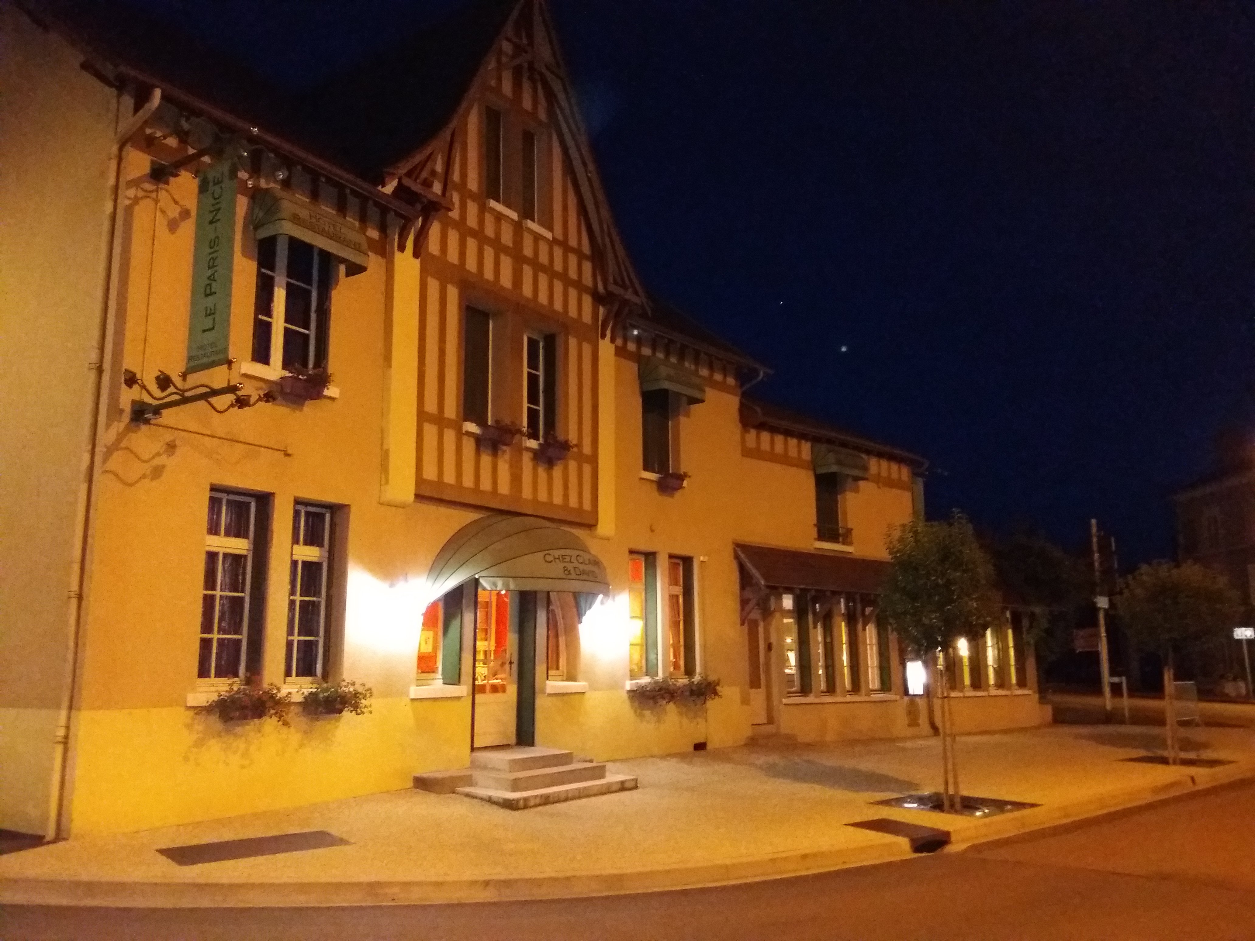 Logis Hôtel le Paris Nice-浴室