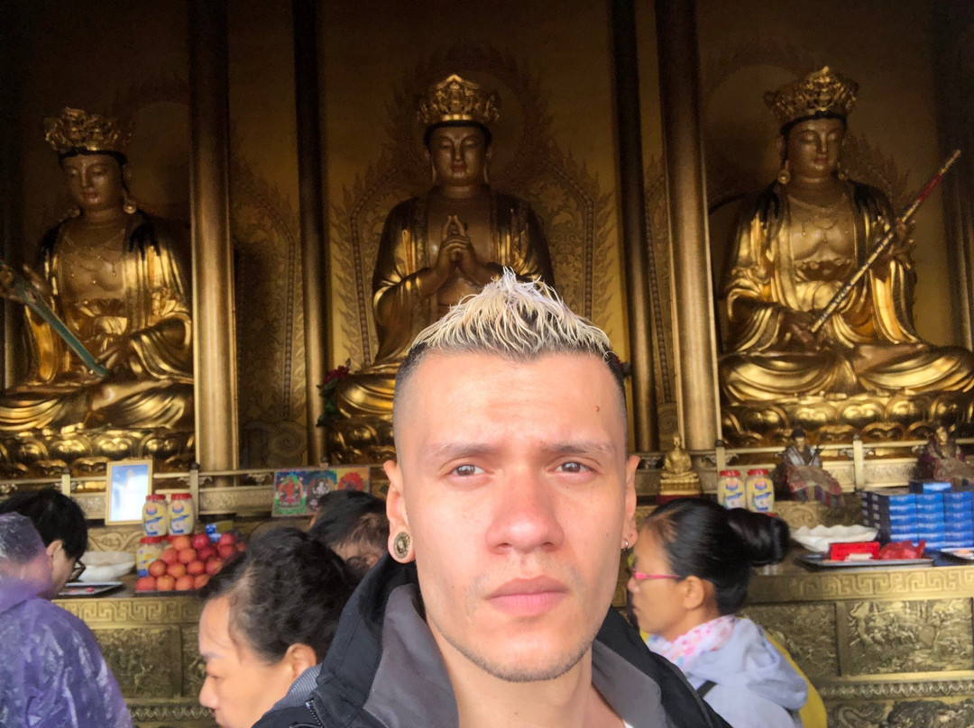 华藏寺-峨眉山市必去景点