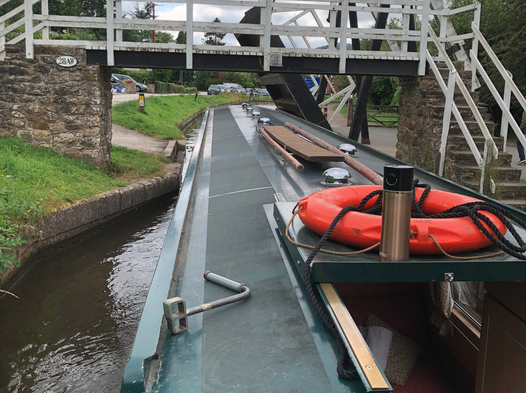 Crest Narrowboats景点图片