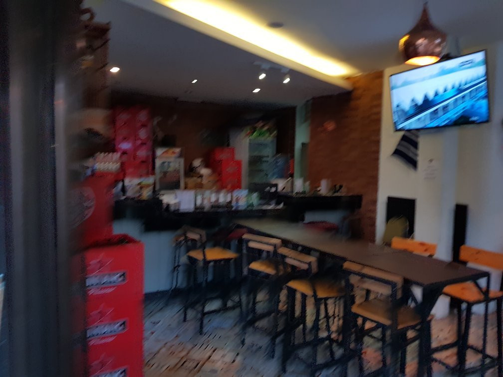 Dery’s Restaurant and Bar Sport Corner
