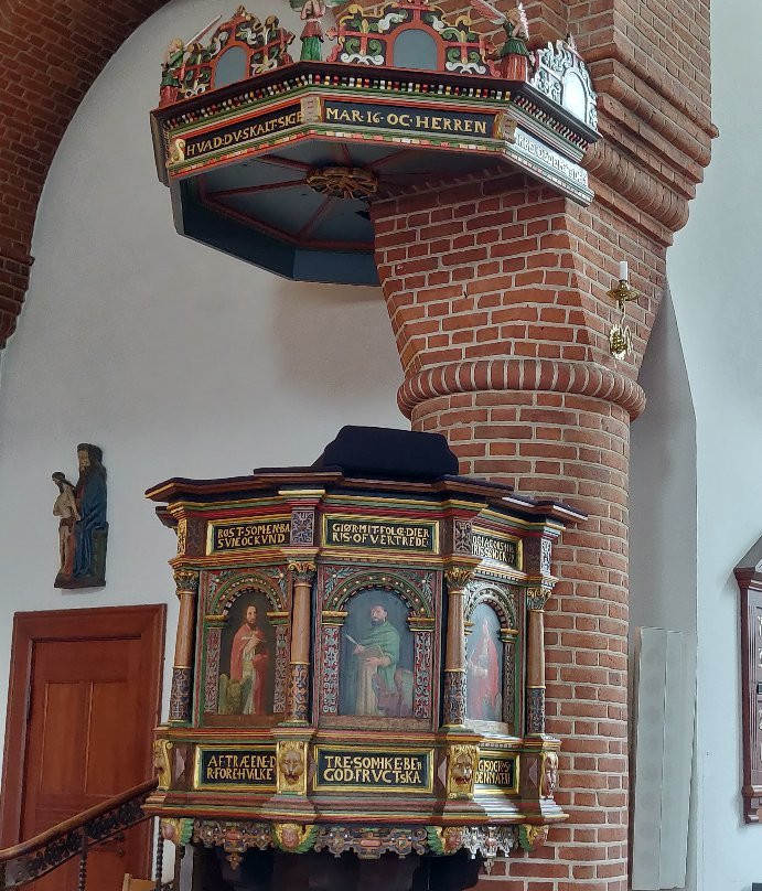 Holstebro Kirke-霍尔斯特布罗必去景点