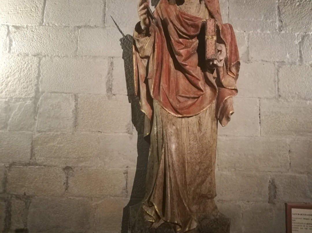 Iglesia de Santiago-Puente la Reina必去景点