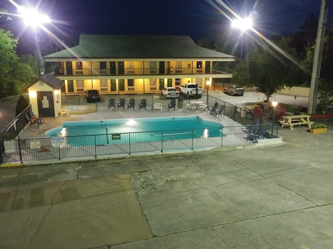 Four Seasons Inn主图