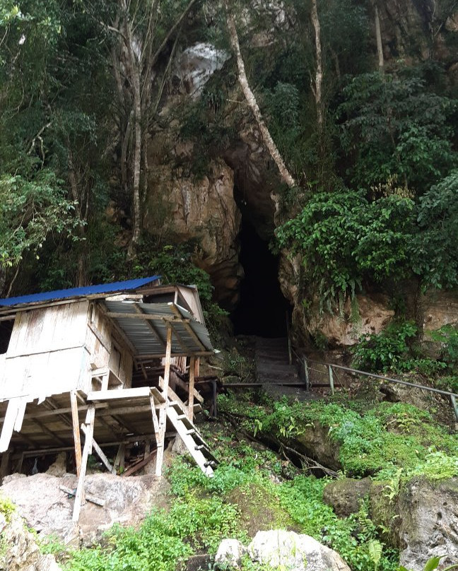 Madai Caves景点图片