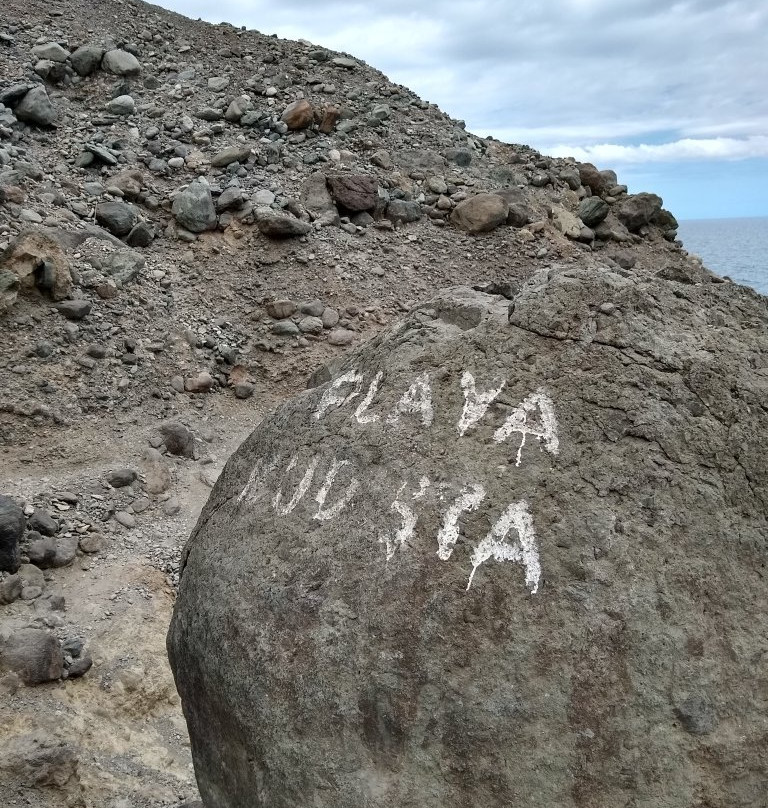 Playa Nudista Montaña Arena景点图片