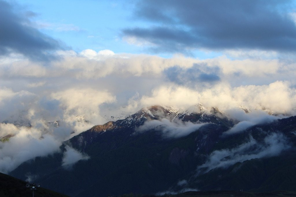 Gudauri Hotel Loft主图