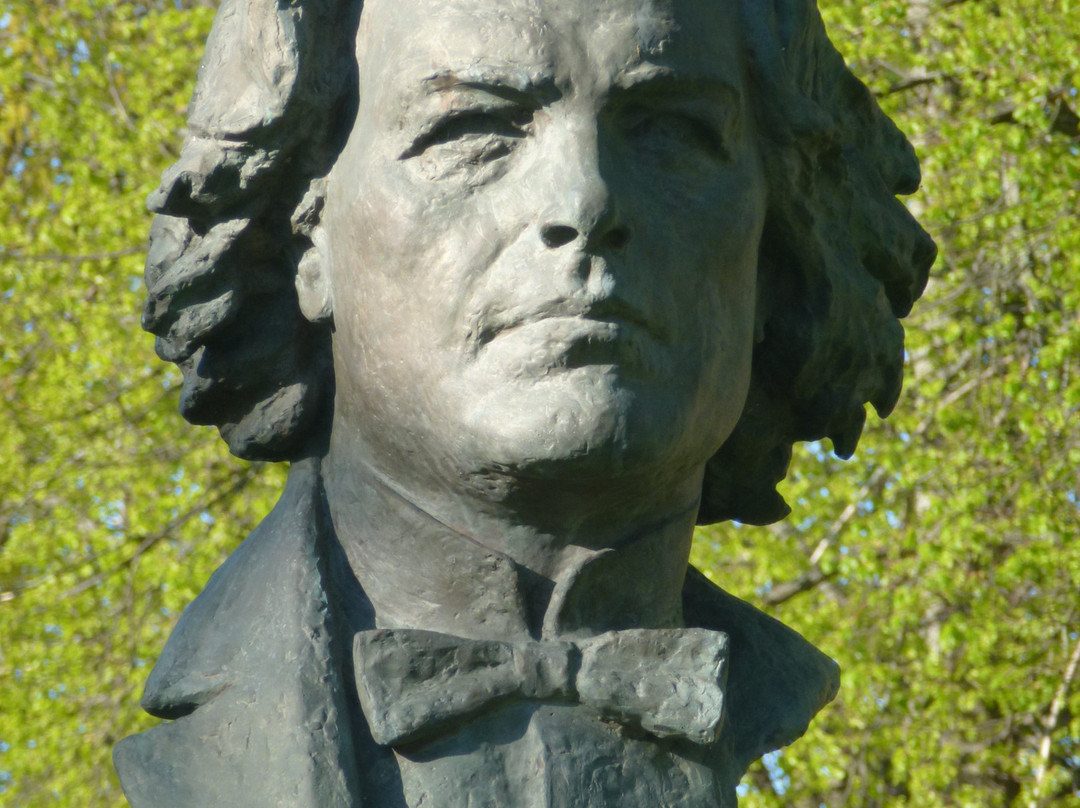 Monument to Anton Rubinstein景点图片