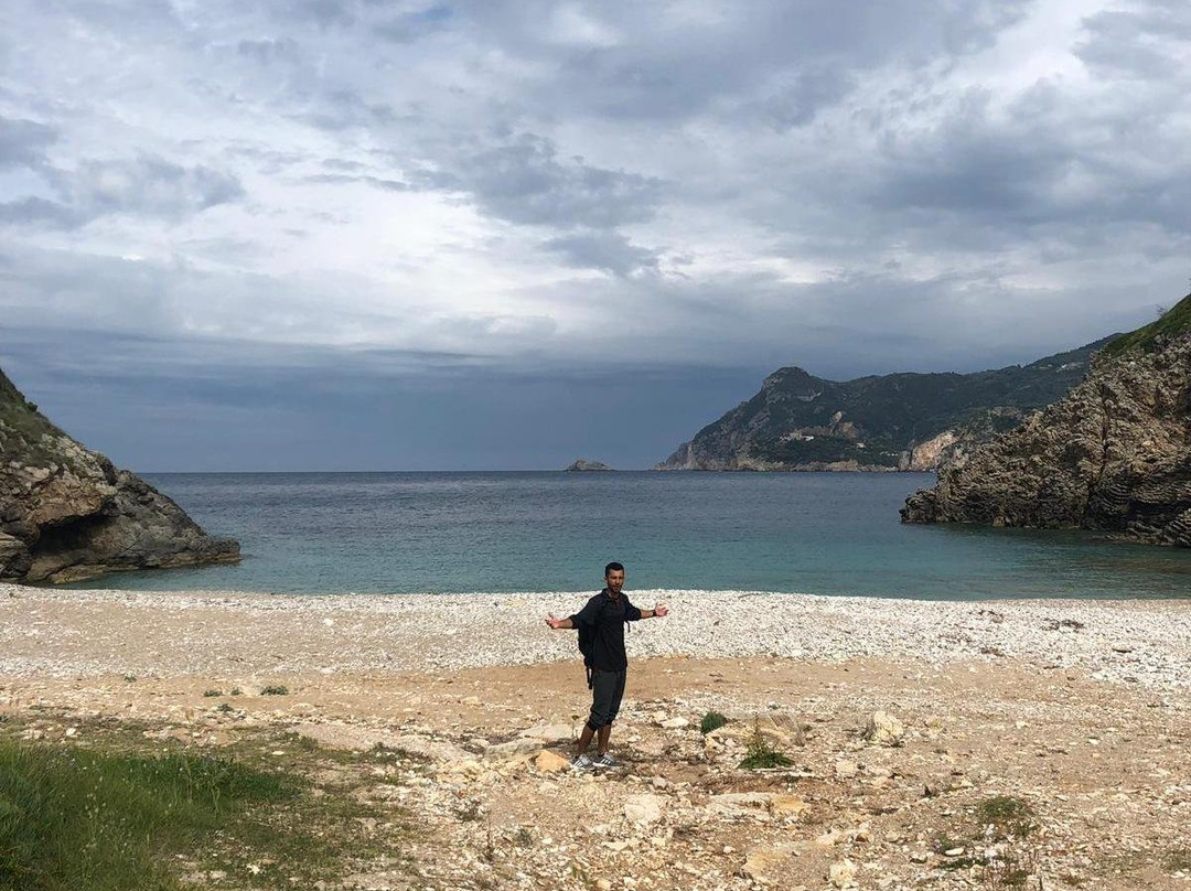 Spiros Revis-Liapades必去景点