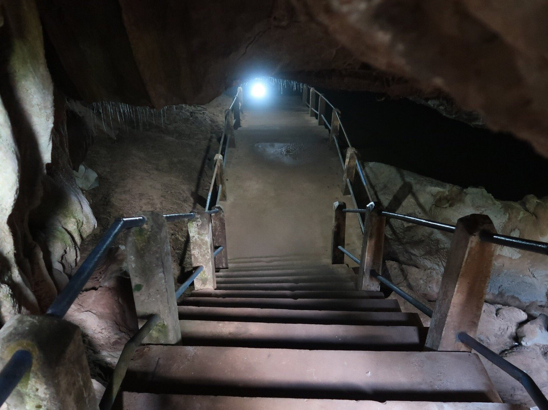 Dragon Cave景点图片