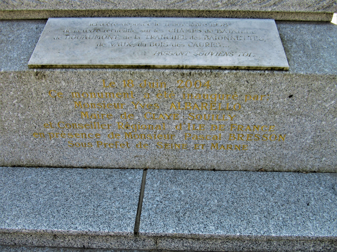 Monument Aux Morts景点图片