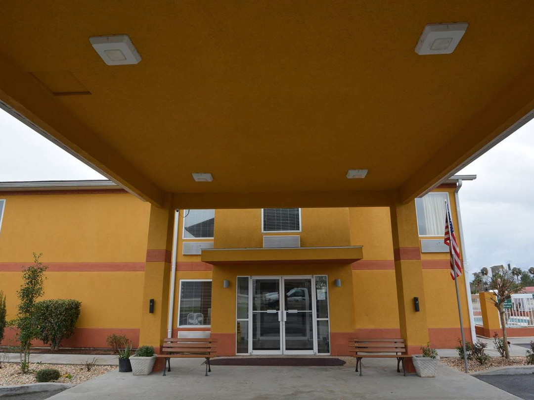 Jameson Inn & Suites Hazlehurst主图