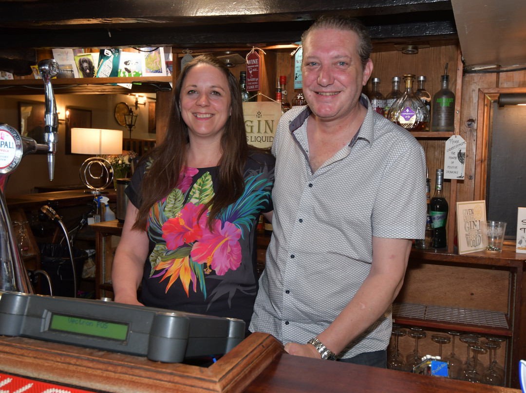 格林河上的酒店主图