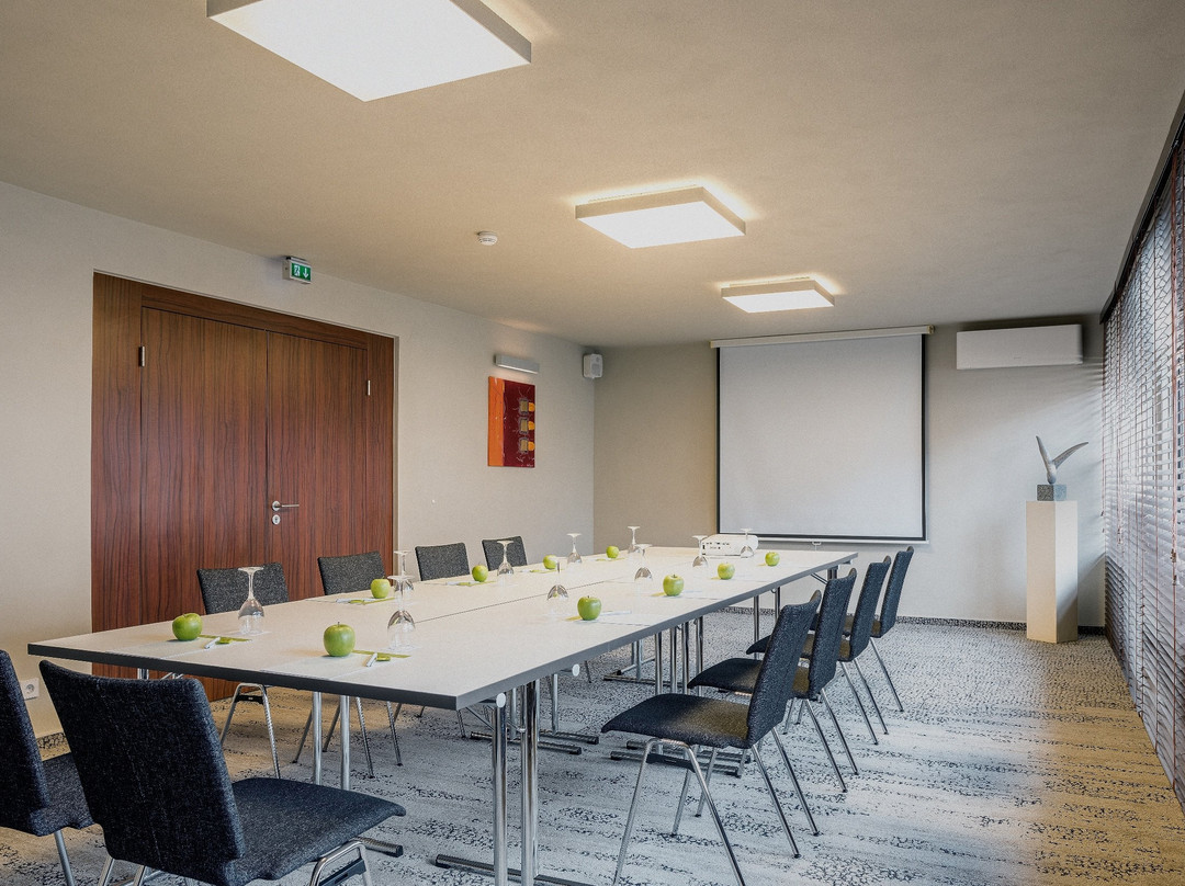 迈费尔德酒店主图