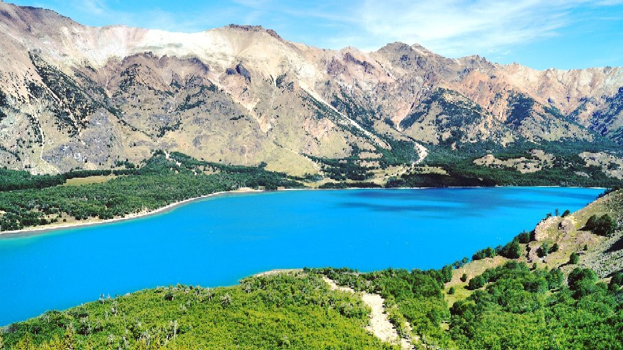 Lago Jeinimeni National Reserve景点图片