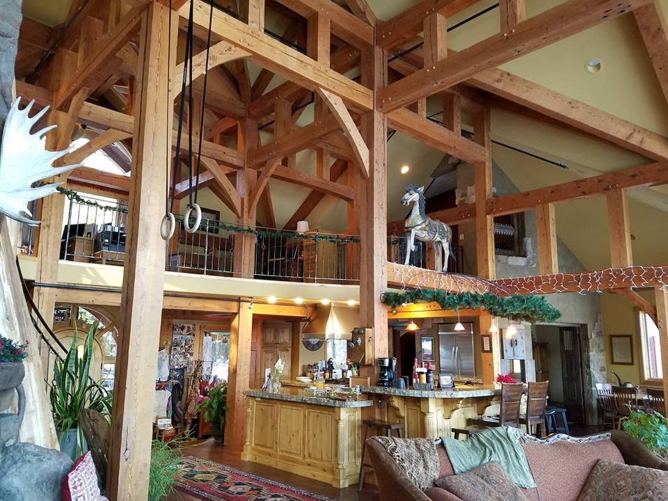 Talus Rock Retreat主图