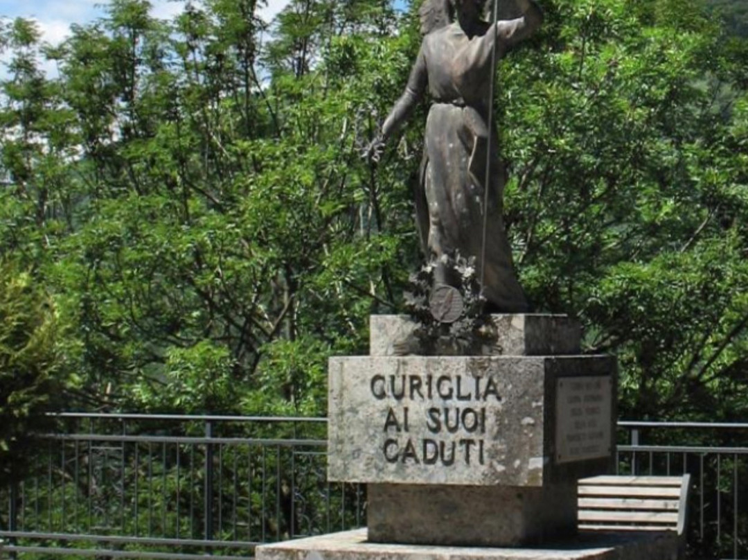 monumento ai caduti景点图片