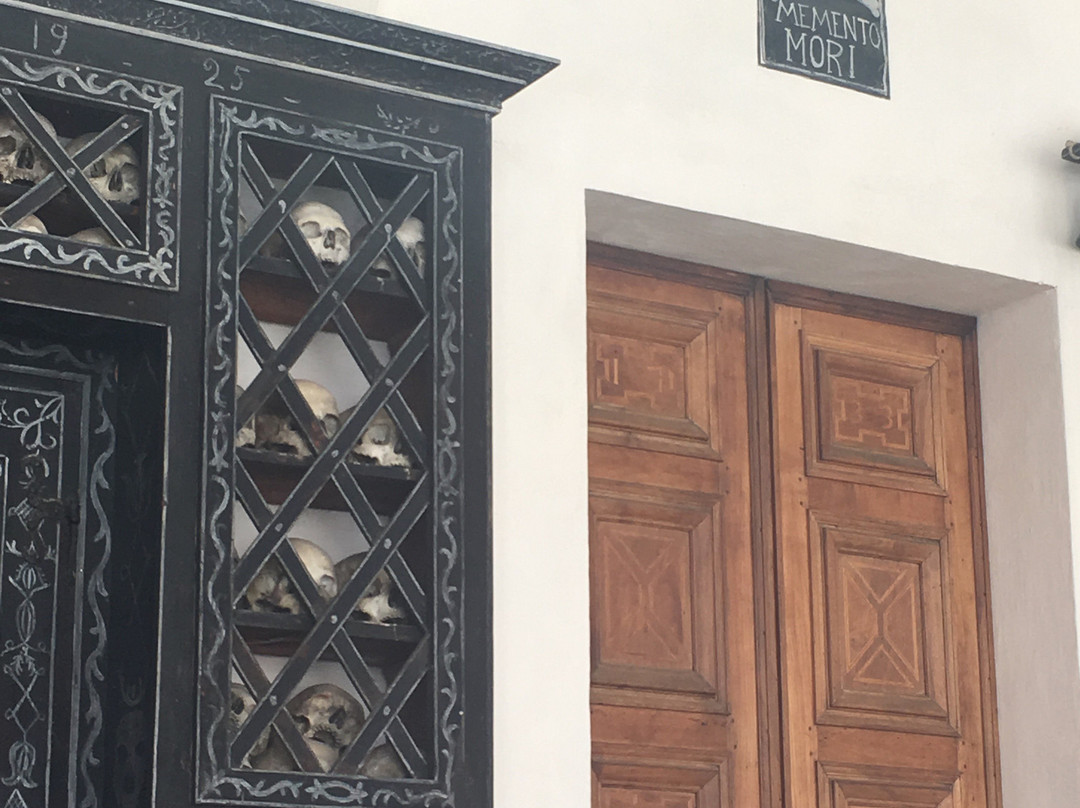 Ossario E Chiesa Di Sant Anna-Poschiavo必去景点