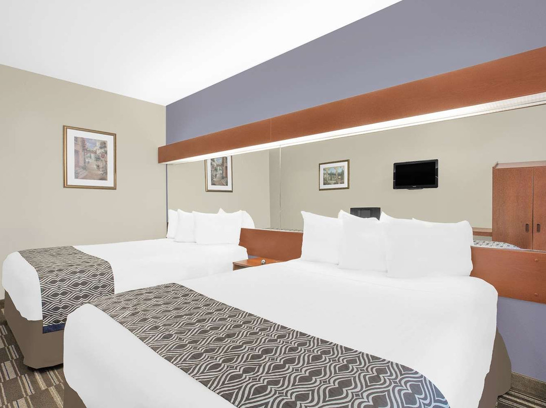 Microtel Inn & Suites by Wyndham Bentonville主图