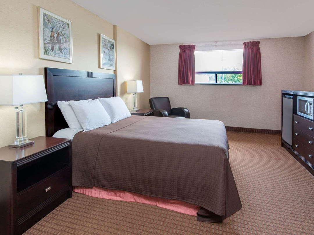 Howard Johnson by Wyndham Gravenhurst主图