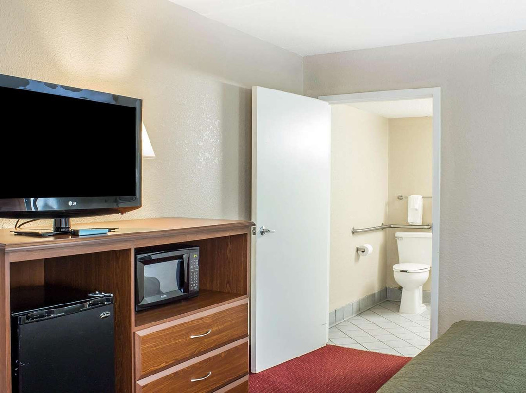 Quality Inn Selma - Smithfield主图