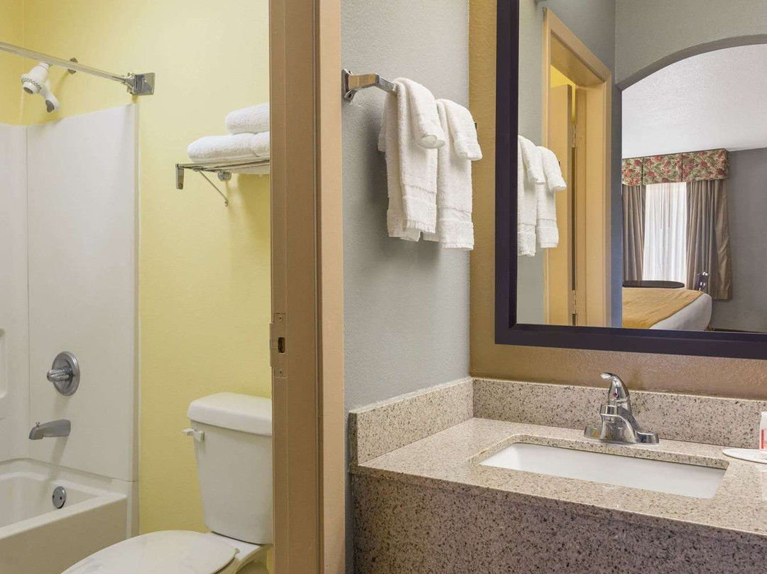 提曼斯康奈莫比尔温德姆呗盟酒店主图