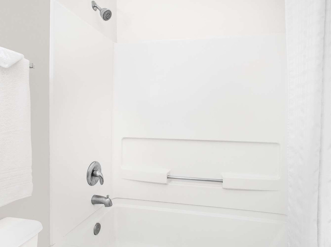 Super 8 by Wyndham Bloomfield主图